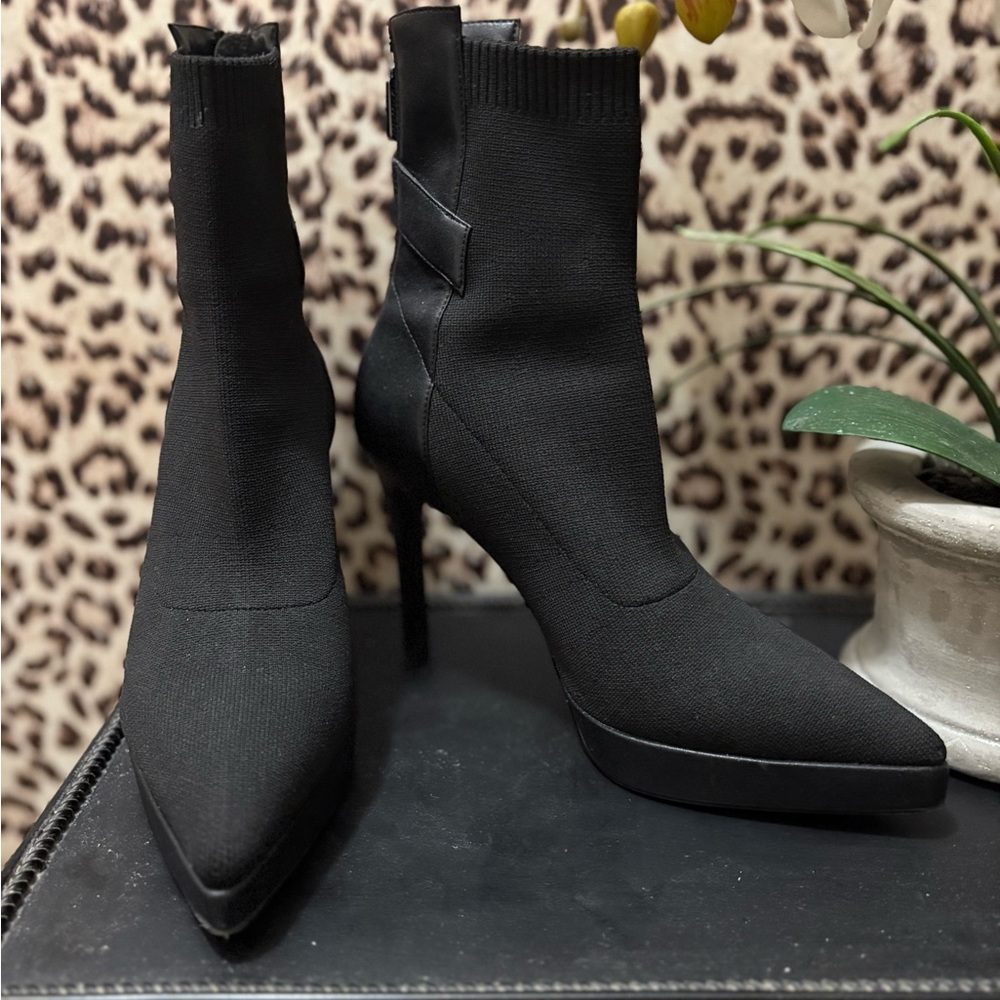 Chic Black Heeled Boots for Women